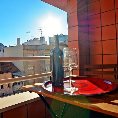 Cozy And Comfy Graca Apartment Lissabon