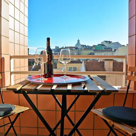 Cozy And Comfy Graca Апартаменты